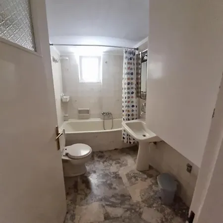 Arismari Spacious Apartment Kalamata